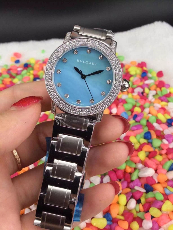 ブルガリ時計正面デザイン